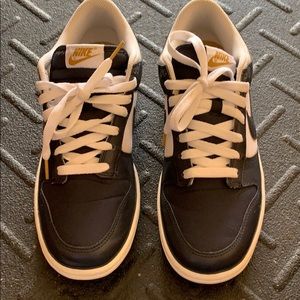Nike Air Dunk low size8 a worn few times only